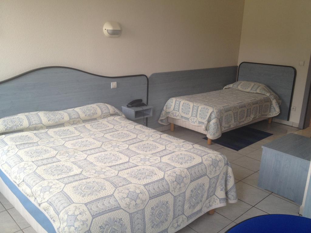 Hotel Le Strasbourg Mulhouse Rum bild