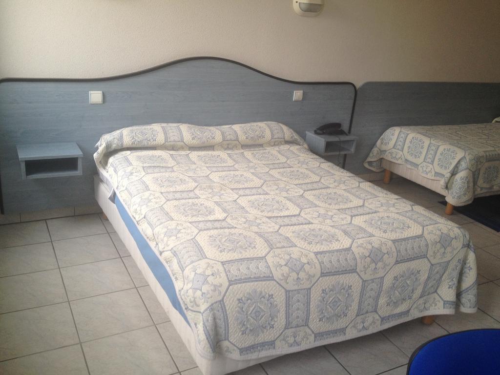 Hotel Le Strasbourg Mulhouse Rum bild