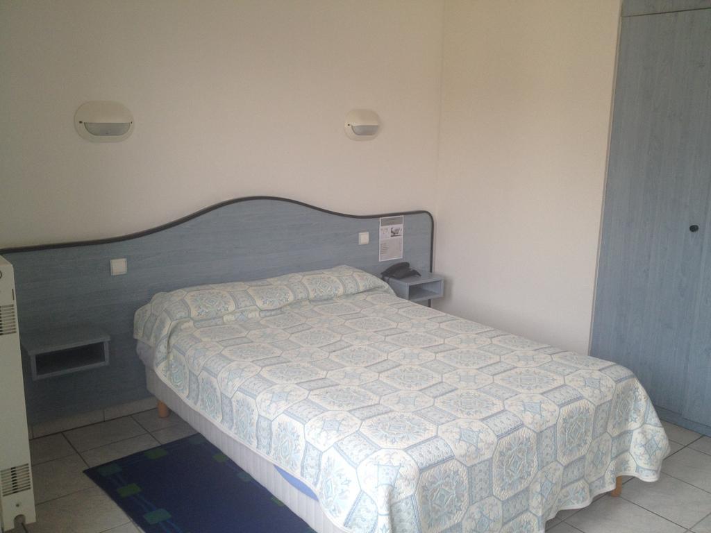 Hotel Le Strasbourg Mulhouse Rum bild