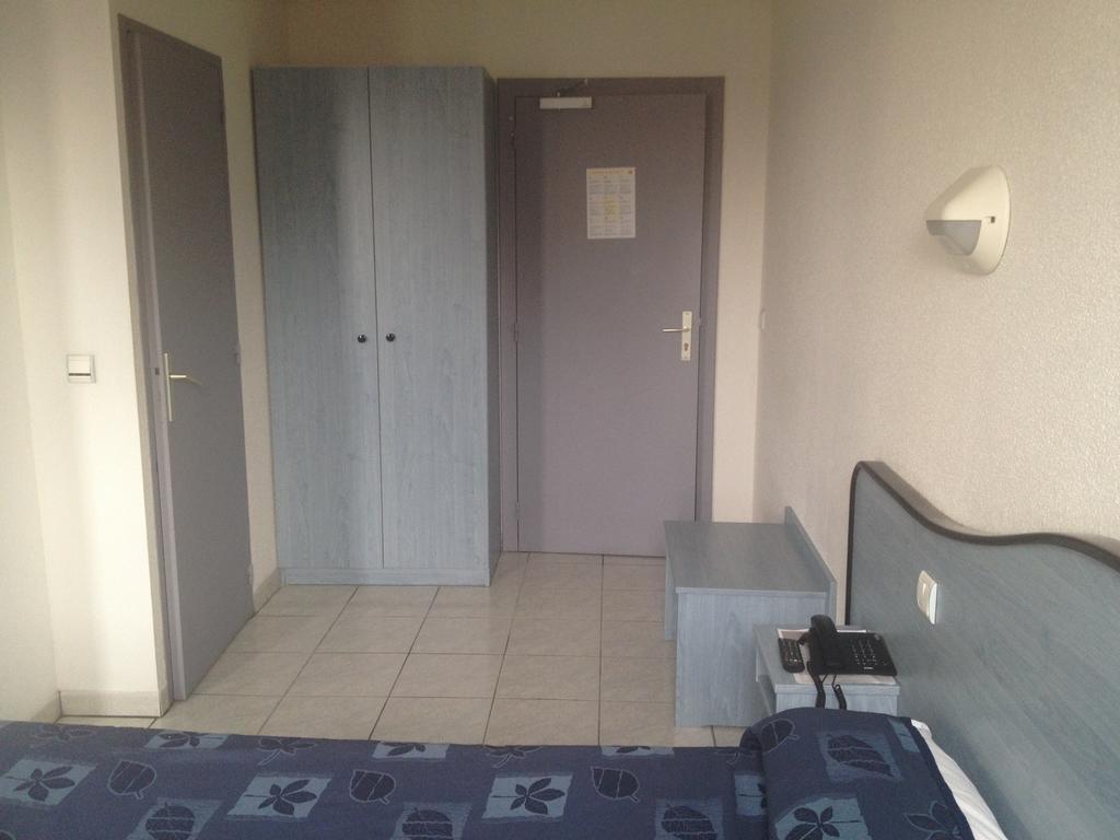 Hotel Le Strasbourg Mulhouse Rum bild